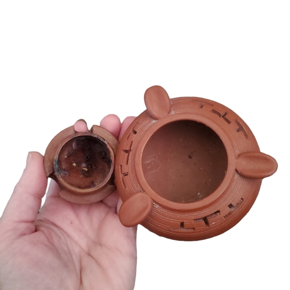 Incense burners, storage, and assorted incense cones and sticks - Picture 5 of 17